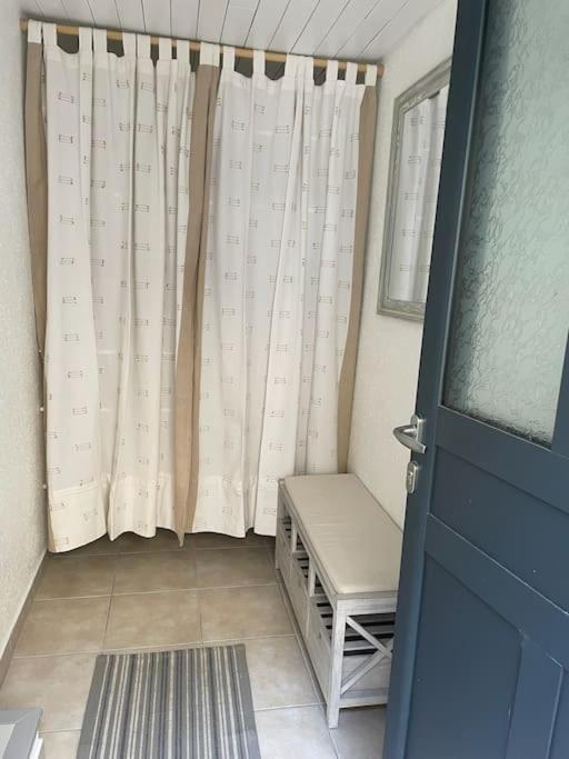 Tiny Paradise - 2 Bedrooms Apartment Montigny-sur-Loing Kültér fotó