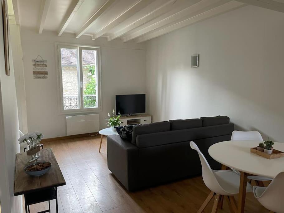 Tiny Paradise - 2 Bedrooms Apartment Montigny-sur-Loing Kültér fotó