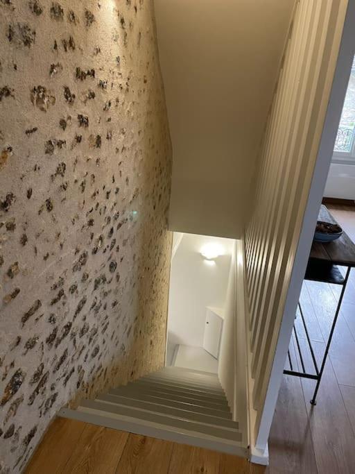 Tiny Paradise - 2 Bedrooms Apartment Montigny-sur-Loing Kültér fotó
