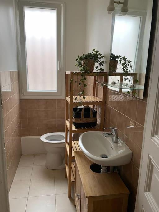 Tiny Paradise - 2 Bedrooms Apartment Montigny-sur-Loing Kültér fotó