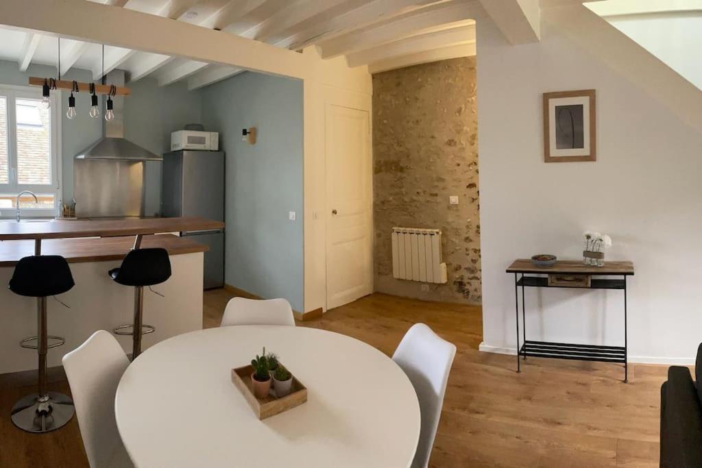 Tiny Paradise - 2 Bedrooms Apartment Montigny-sur-Loing Kültér fotó