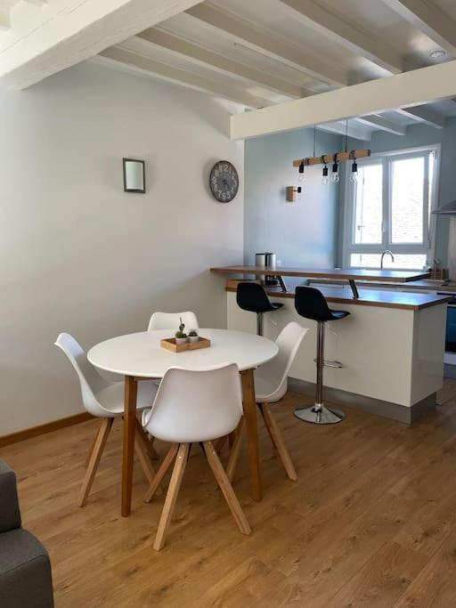 Tiny Paradise - 2 Bedrooms Apartment Montigny-sur-Loing Kültér fotó